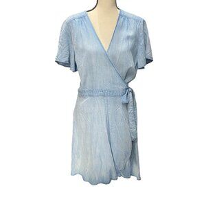 Cloth & Stone Wrap Dress Womens Size M Blue Chambray Short